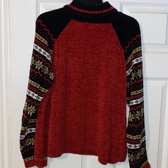 3/$30 Carroll Reed Sweater - Picture 5 of 5